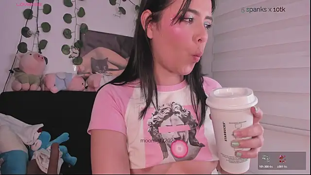 moonliiiight1 online show from January 17, 2026, 12:04 am