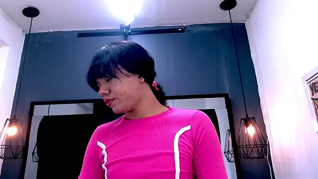 Snapshot of AndreaGil_ chatting on December 20, 2025, 2:13 pm AndreaGil online show from December 20, 2025, 2:13 pm