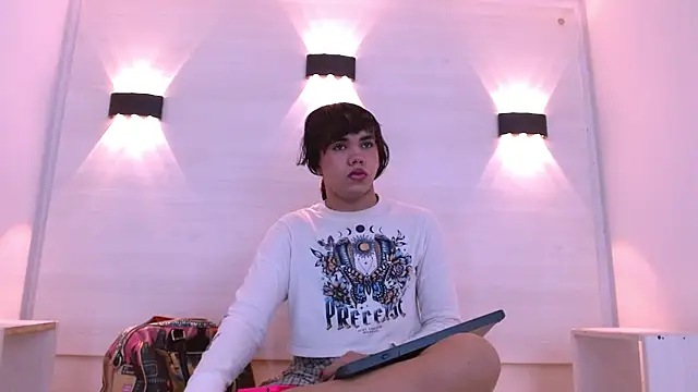 Snapshot of AndreaGil_ chatting on January 31, 2026, 8:40 pm AndreaGil online show from January 31, 2026, 8:40 pm