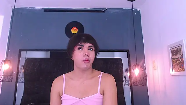 Snapshot of AndreaGil_ chatting on February 2, 2026, 5:11 pm AndreaGil online show from February 2, 2026, 5:11 pm