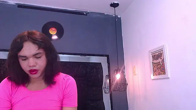 Snapshot of AndreaGil_ chatting on February 5, 2026, 7:18 pm AndreaGil online show from February 5, 2026, 7:18 pm