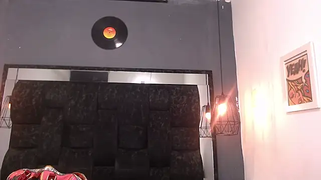 Snapshot of AndreaGil_ chatting on February 18, 2026, 7:21 pm AndreaGil online show from February 18, 2026, 7:21 pm