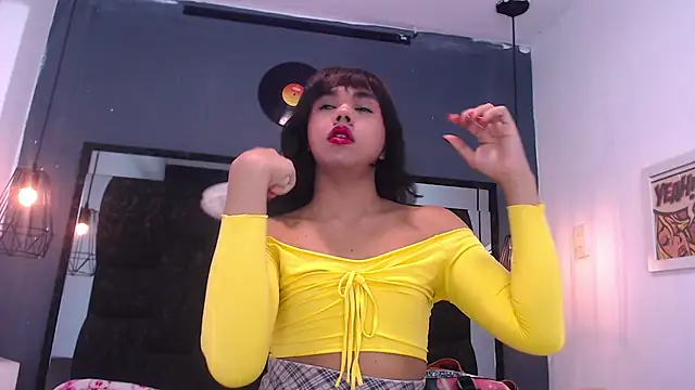 Snapshot of AndreaGil_ chatting on February 24, 2026, 6:39 pm AndreaGil online show from February 24, 2026, 6:39 pm