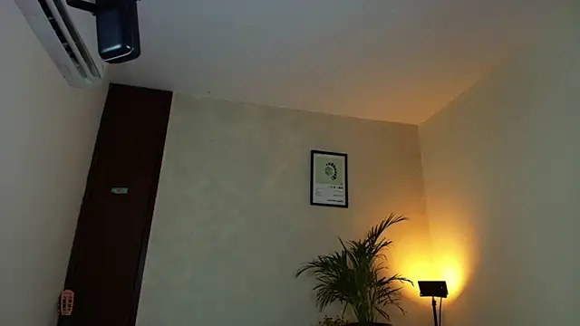 Snapshot of SweetJennaa chatting on April 12, 2026, 4:17 am SweetJennaa online show from April 12, 2026, 4:17 am