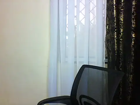Snapshot of Candii_wet_ chatting on February 1, 2025, 2:45 pm Candii wet online show from February 1, 2025, 2:45 pm