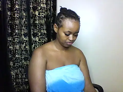 Snapshot of Candii_wet_ chatting on September 24, 2025, 11:19 pm Candii wet online show from September 24, 2025, 11:19 pm