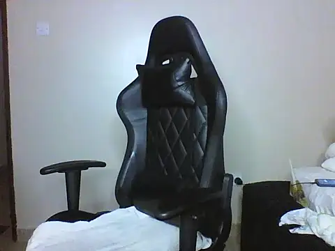 Candii wet  online show from February 9, 2026, 2:10 pm