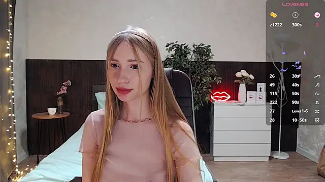 Snapshot of Cutie_Annie chatting on January 7, 2025, 11:05 am Cutie Annie online show from January 7, 2025, 11:05 am