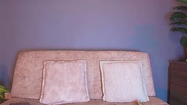 jade brunnette online show from April 15, 2026, 8:20 pm