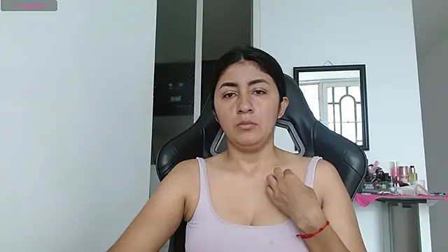 danna peterson1 online show from November 17, 2025, 3:07 pm