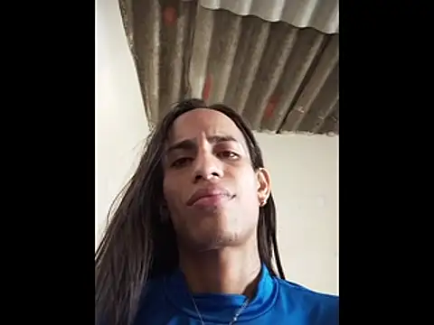 AlexaWarner online show from December 2, 2025, 7:09 pm