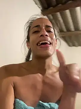 Snapshot of AlexaWarner chatting on February 5, 2026, 10:09 am AlexaWarner online show from February 5, 2026, 10:09 am