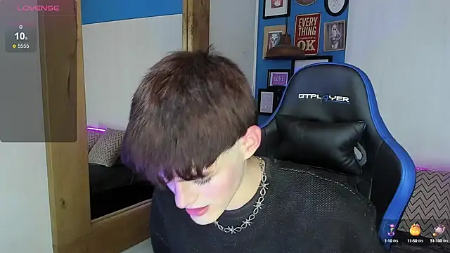 VladHellsing4 online show from March 18, 2025, 1:42 pm