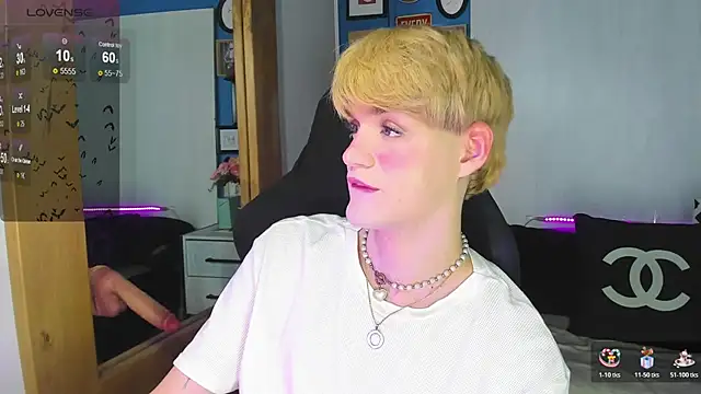 VladHellsing4 online show from November 14, 2025, 2:49 pm