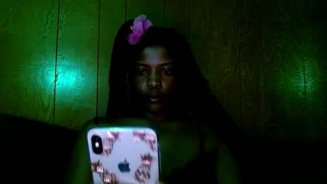 Snapshot of CaramelGoddessxoxo chatting on April 24, 2026, 7:27 pm CaramelGoddessxoxo online show from April 24, 2026, 7:27 pm