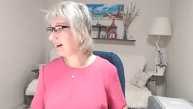 FleurMays online show from October 17, 2025, 5:21 am