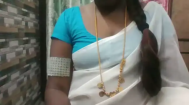 Snapshot of Hot_akshara chatting on December 4, 2024, 7:45 pm Hot akshara online show from December 4, 2024, 7:45 pm