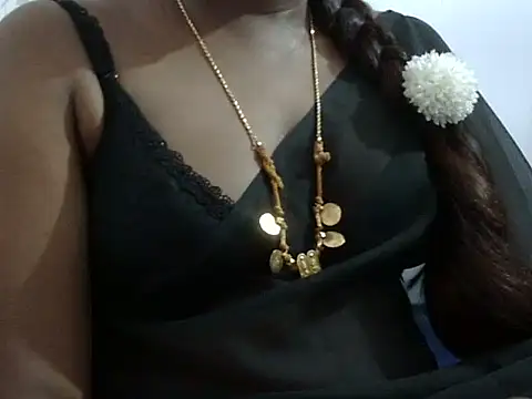 Snapshot of Hot_akshara chatting on October 4, 2025, 6:17 pm Hot akshara online show from October 4, 2025, 6:17 pm