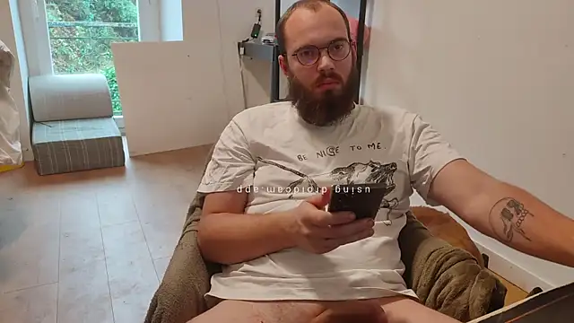 azagoul222 online show from January 18, 2026, 3:05 pm