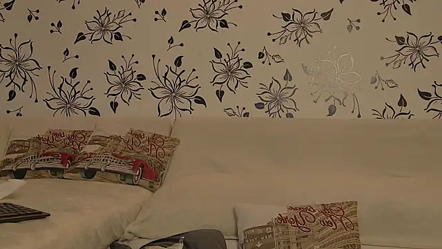 Nefera De Nile online show from January 15, 2026, 5:01 am