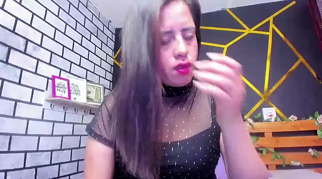 kathina giraldo online show from December 24, 2024, 5:02 pm