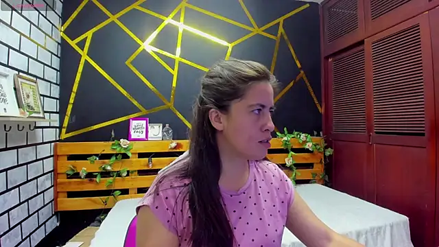 kathina giraldo online show from October 22, 2025, 1:00 pm