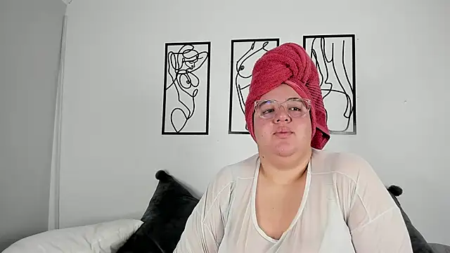 RubyPirsso18 online show from October 17, 2025, 7:16 pm