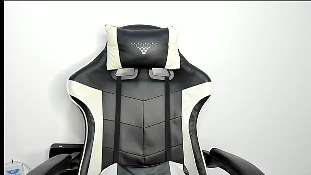 HelueHorny13 online show from February 9, 2025, 8:00 am