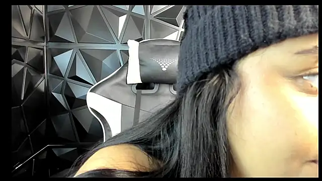 HelueHorny13 online show from March 4, 2025, 3:33 am