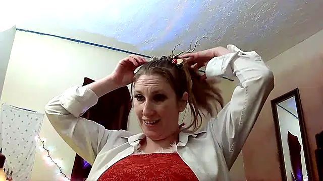 lilyhornyhousewife online show from December 14, 2024, 1:16 pm