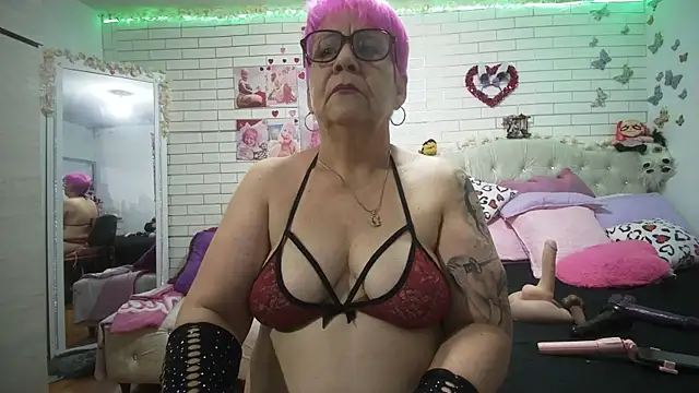 Snapshot of maturehot_65 chatting on June 9, 2026, 10:21 pm maturehot 65 online show from June 9, 2026, 10:21 pm