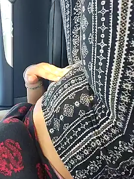 cinnaminnie online show from February 26, 2025, 6:21 pm