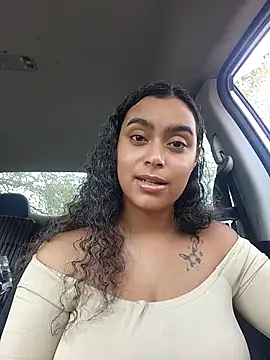 cinnaminnie online show from March 14, 2025, 3:47 pm