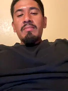 twohightwonut805 online show from November 6, 2025, 7:26 pm