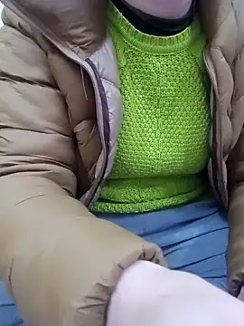 JasminePham online show from February 12, 2025, 7:02 am