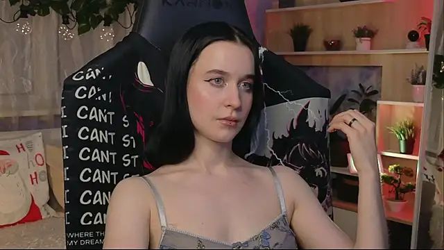 KiraLiLime online show from February 22, 2025, 3:47 pm