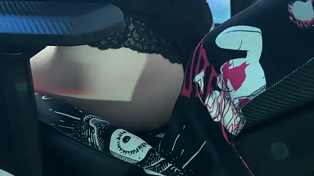 KiraLiLime online show from March 9, 2025, 11:58 am