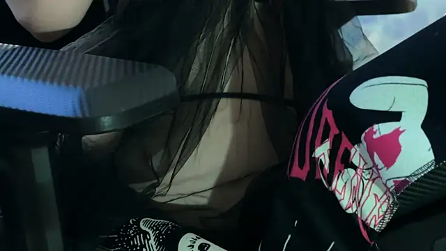 KiraLiLime online show from March 11, 2025, 6:08 pm