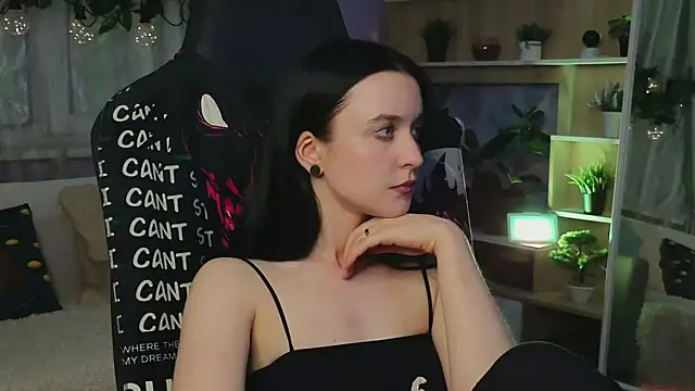 KiraLiLime online show from March 18, 2025, 9:21 pm