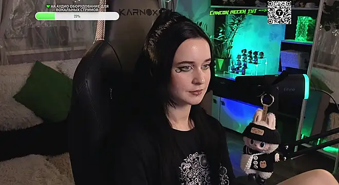 KiraLiLime online show from October 15, 2025, 5:35 pm