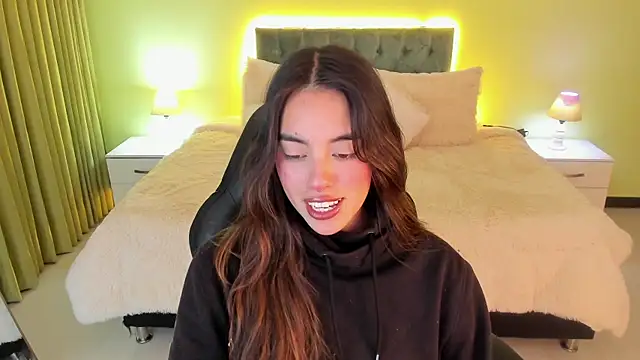 Snapshot of _Charlotte_evans_1 chatting on November 12, 2025, 12:22 am Charlotte evans 1 online show from November 12, 2025, 12:22 am