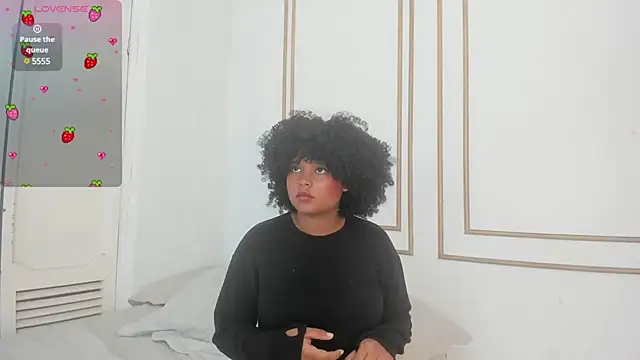 nataly velez online show from March 11, 2025, 7:25 pm