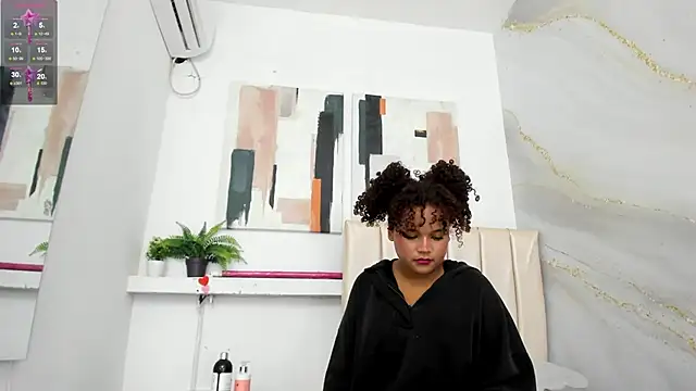 nataly velez online show from September 12, 2025, 7:25 pm