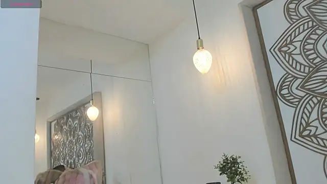 PersefoneWoods1 online show from September 8, 2025, 8:19 pm