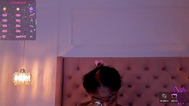 mia schwarz online show from September 24, 2025, 11:46 am