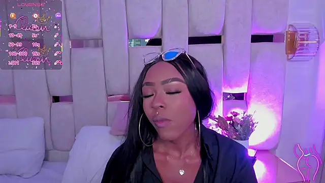 mia schwarz online show from April 18, 2026, 8:53 pm