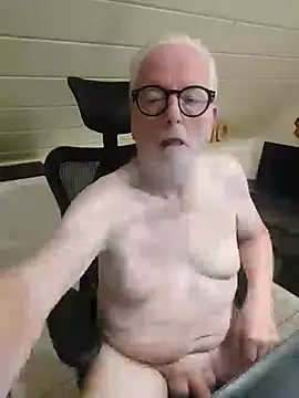 Greyhound70 online show from October 1, 2025, 11:00 pm