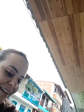 Im Amelia online show from October 17, 2025, 3:47 pm