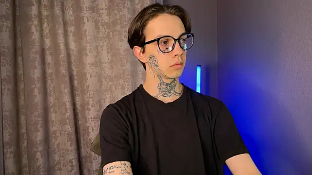 Snapshot of anahori__simon chatting on February 15, 2025, 7:39 pm anahori simon online show from February 15, 2025, 7:39 pm