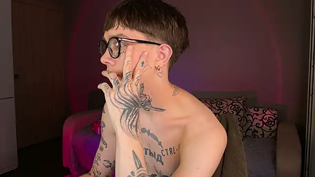 Snapshot of anahori__simon chatting on September 8, 2025, 6:40 pm anahori simon online show from September 8, 2025, 6:40 pm